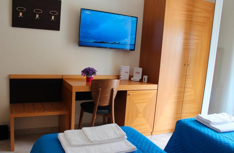 Hotel Mare Azzurro Terracina Buitenkant foto